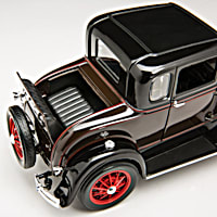 1931 Model A Deluxe Coupe 1:18-Scale Diecast Car Featuring A