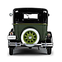 1931 Ford Model A Deluxe Tudor 1:18-Scale Diecast Car Featuring A