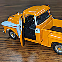 1:25-Scale Minneapolis-Moline 1957 Chevrolet 3100 Stepside