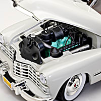 1:18-Scale 1947 Cadillac Series 62 Cabriolet Diecast Car