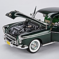 1950 Oldsmobile Rocket 88 1:18-Scale Diecast Car With An Ivy Green