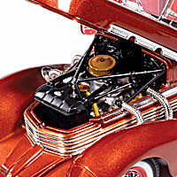 1937 Cord 812 Cabriolet 1:18-Scale Diecast Car With A Hiawatha