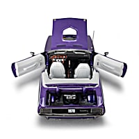 1970 Plymouth AAR Cuda 1:18-Scale Diecast Car With A Moulin