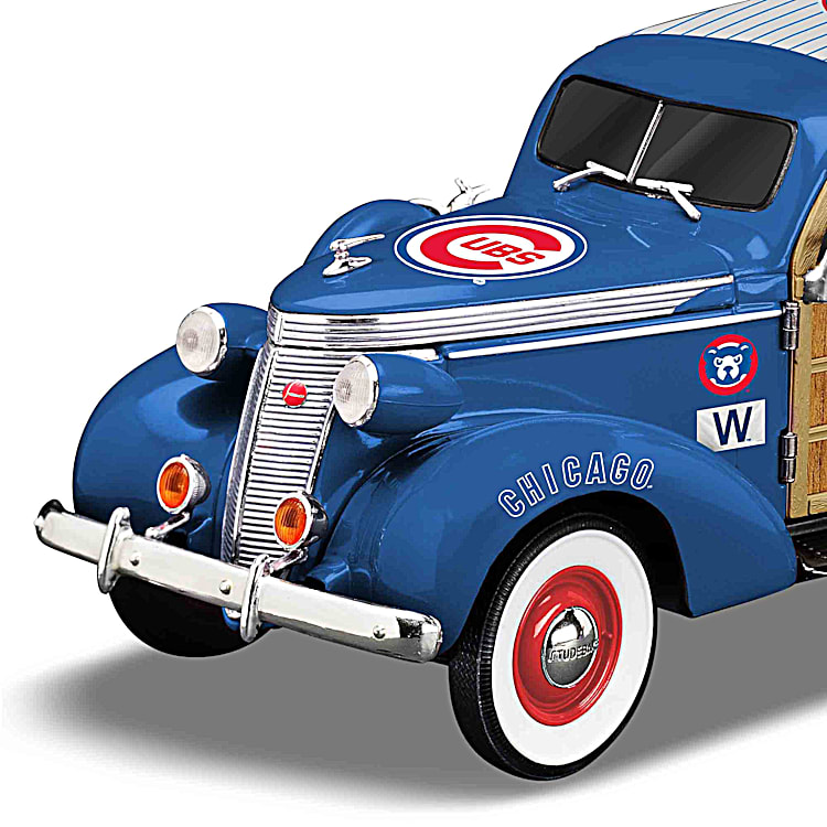 Cruising To Victory Chicago Cubs 1:18-Scale Woody Wagon MLB Sculpture