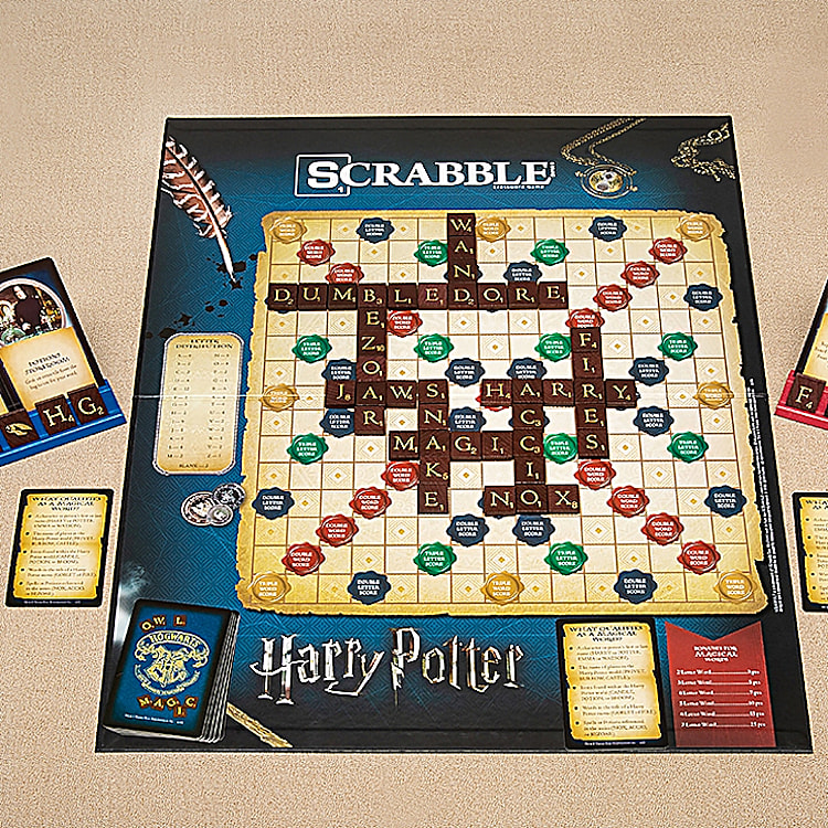 HARRY POTTER SCRABBLE Board Game