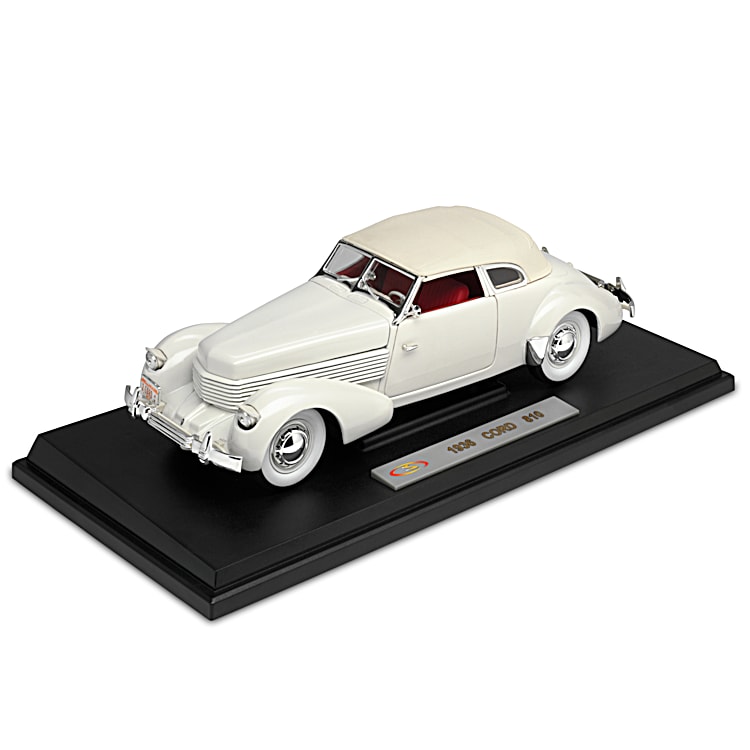 1 18 Scale 1936 Cord 810 Diecast Car Featuring Chrome Look Accents Rubber Whitewall Tires