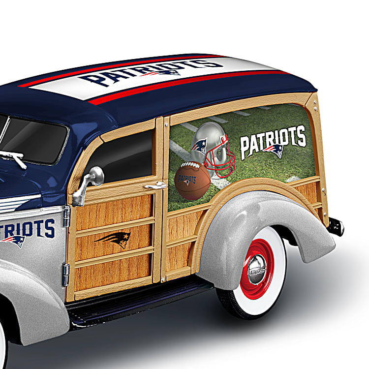Cruising To Victory New England Patriots 1:18-Scale 1937 Woody