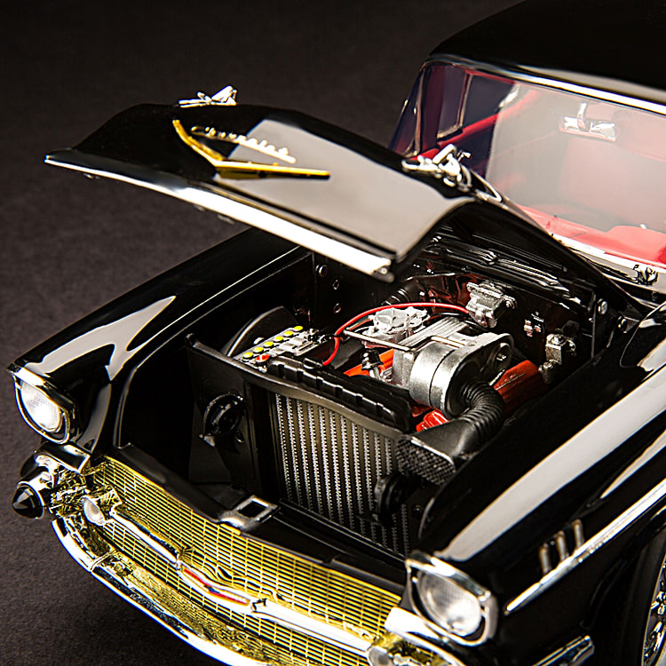 1:18-Scale 1957 Chevrolet Bel Air Diecast Car Featuring Chrome