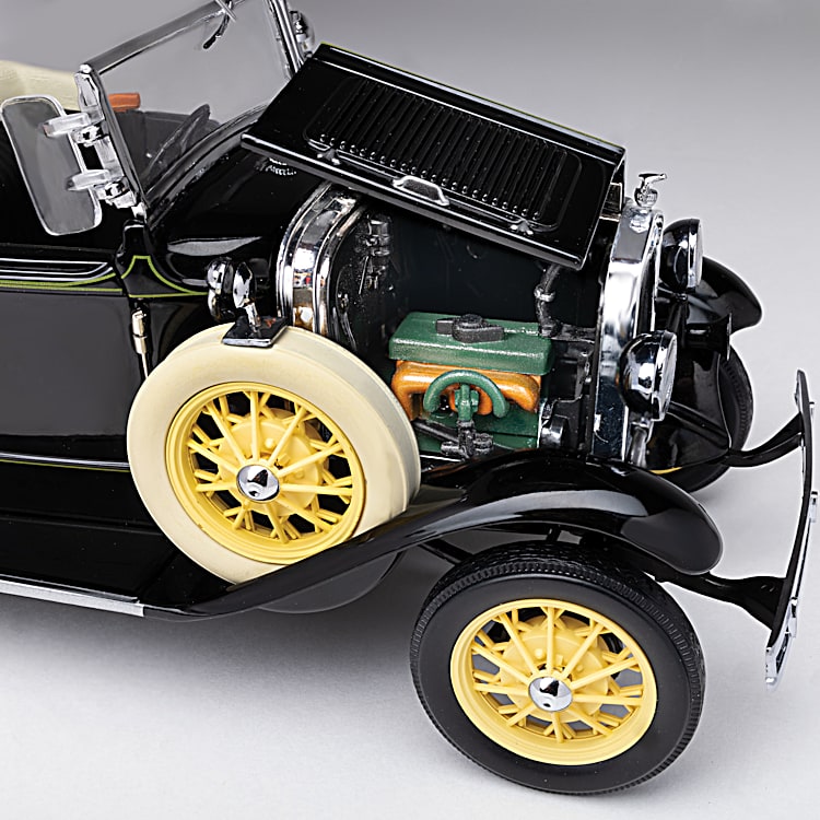 1931 Ford Model A Roadster 1:18-Scale Diecast Car Featuring A