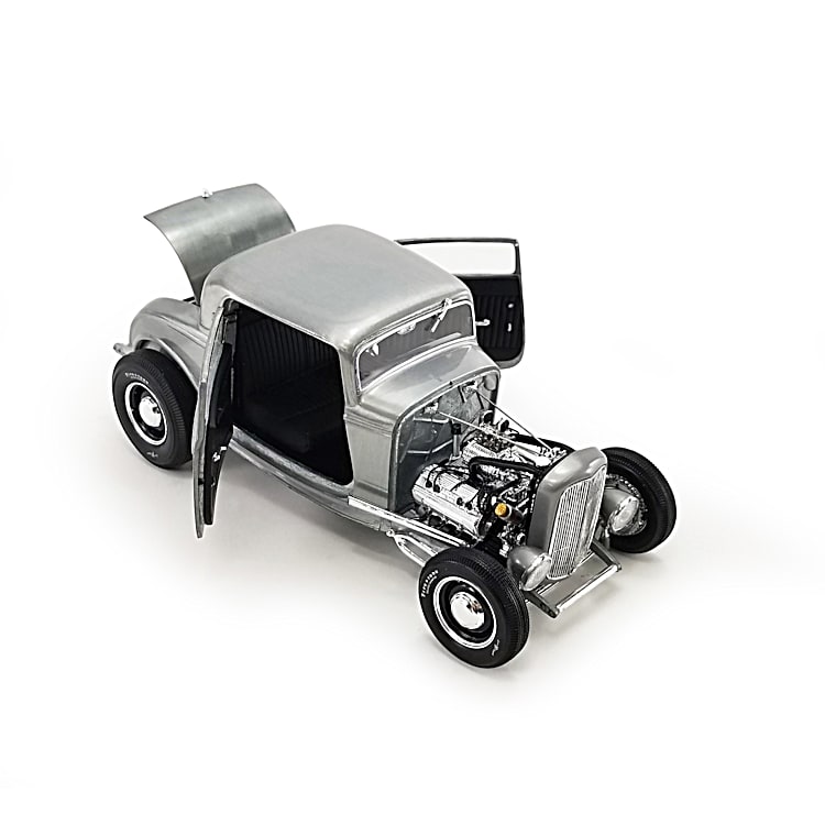 Hammered Steel 1:18-Scale 1932 Ford 3-Window Coupe Diecast