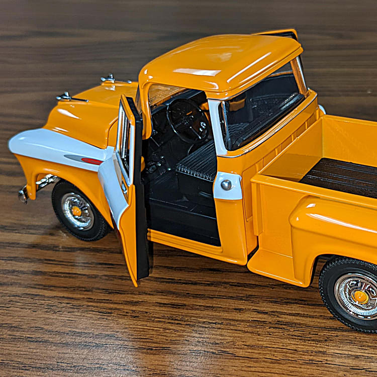 1:25-Scale Minneapolis-Moline 1957 Chevrolet 3100 Stepside