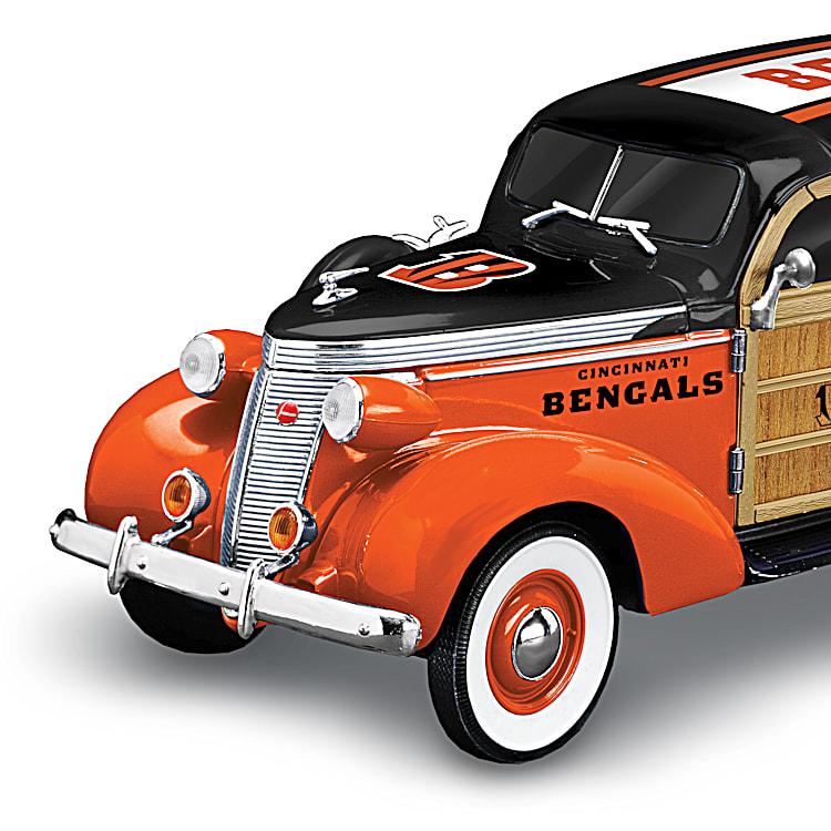 Cincinnati Bengals 1:18-Scale 1937 Woody Wagon NFL Sculpture
