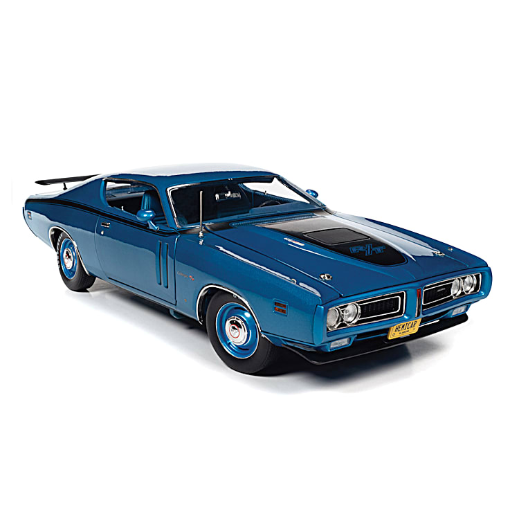 1971 Dodge HEMI Charger R T 1 18 Scale Diecast Car Featuring A