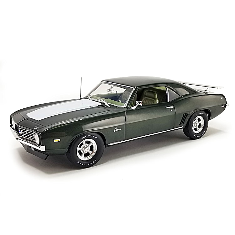 Camaro diecast on sale 1 18