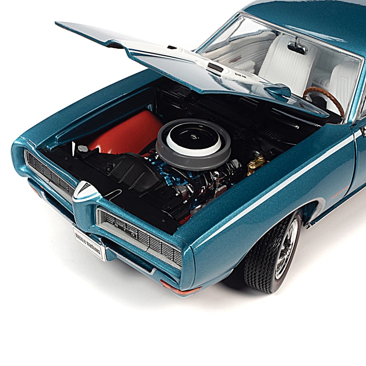 1:18-Scale 1968 Pontiac GTO Diecast Car