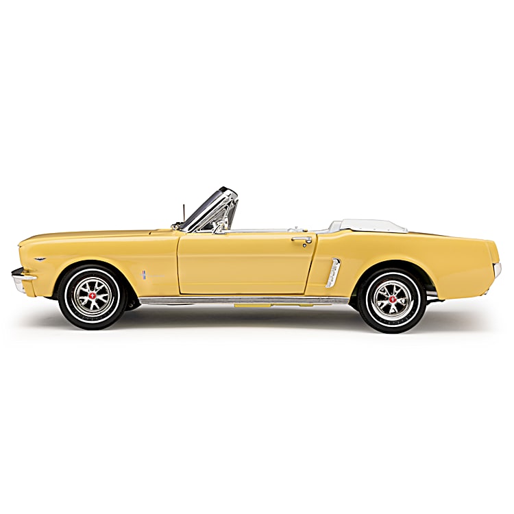 1964.5 Ford Mustang Convertible 1:18-Scale Diecast Car