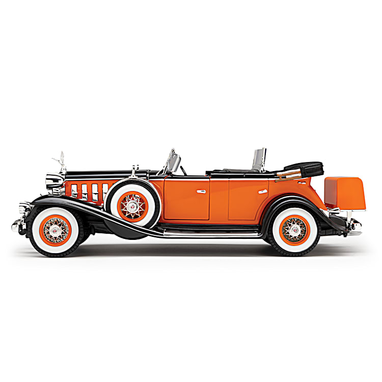 Danbury Mint 1932 Green Cadillac V-16 Sport Phaeton 1:24