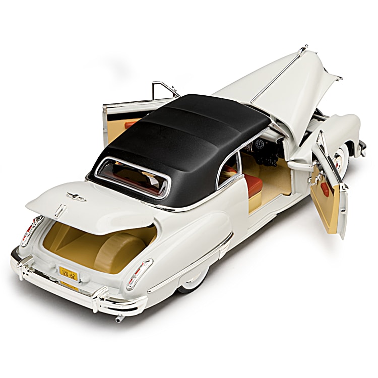 【★超目玉】 1:18-Scale 1947 Cadillac Series 62 Cabriolet Diecast Car ミニカー