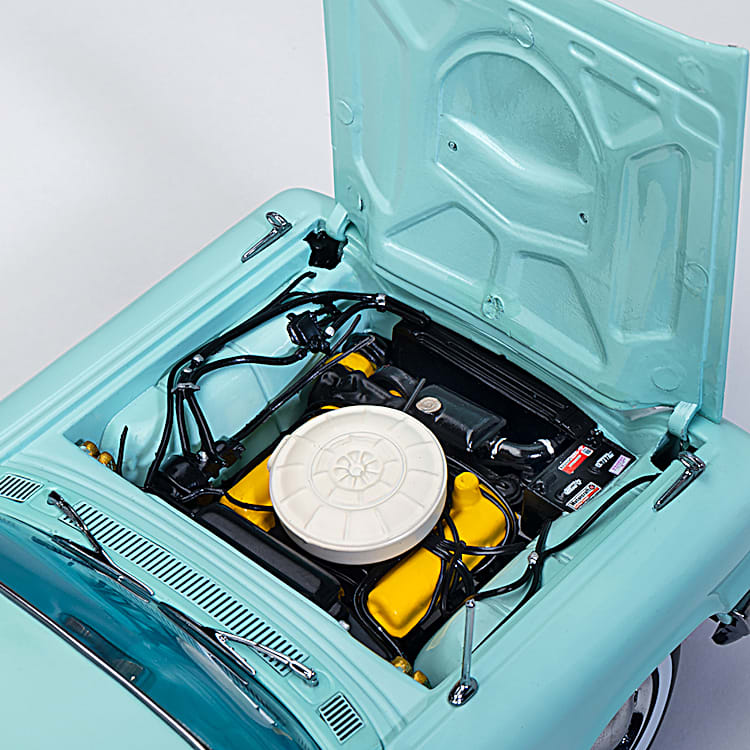 1 18 Scale 1960 Ford Thunderbird Hardtop Diecast Car Featuring An Aquamarine Finish And Rubber Tires