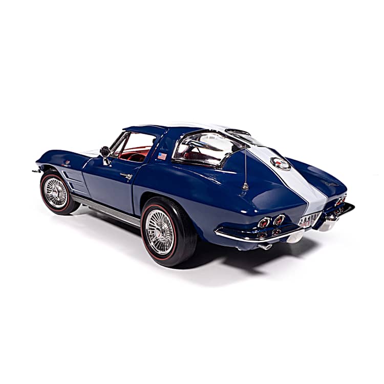 1/18 コルベットスティングレー　CORVETTE STINGRAY 1963 Chevy Corvette Sting Ray 1:18-Scale Diecast Car Featuring A
