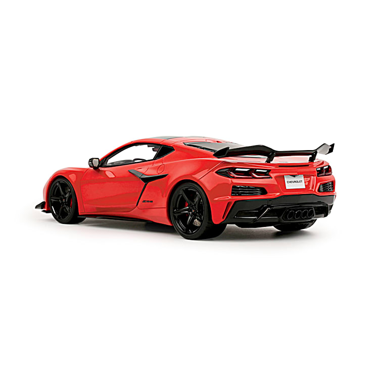 1:18-Scale 2023 Chevrolet Corvette Z06 Sculpture