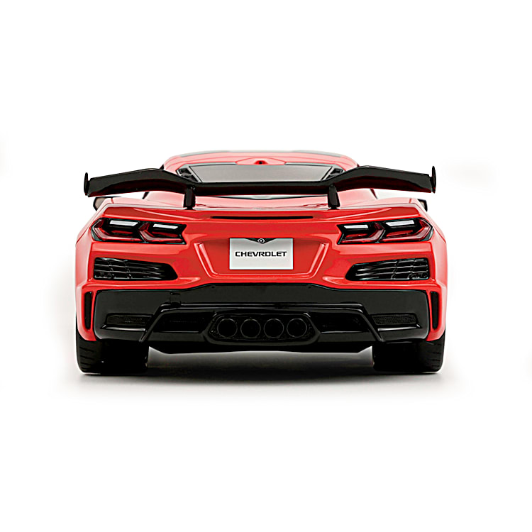 1:18-Scale 2023 Chevrolet Corvette Z06 Sculpture With A Torch Red