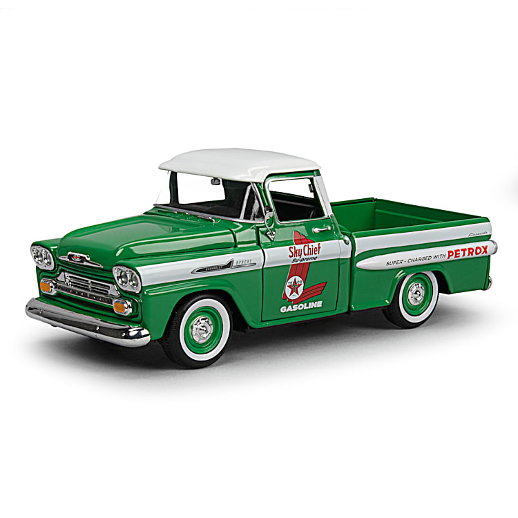Texaco 58 Chevy Apache Fleetside 1:24-Scale Diecast Truck With Two
