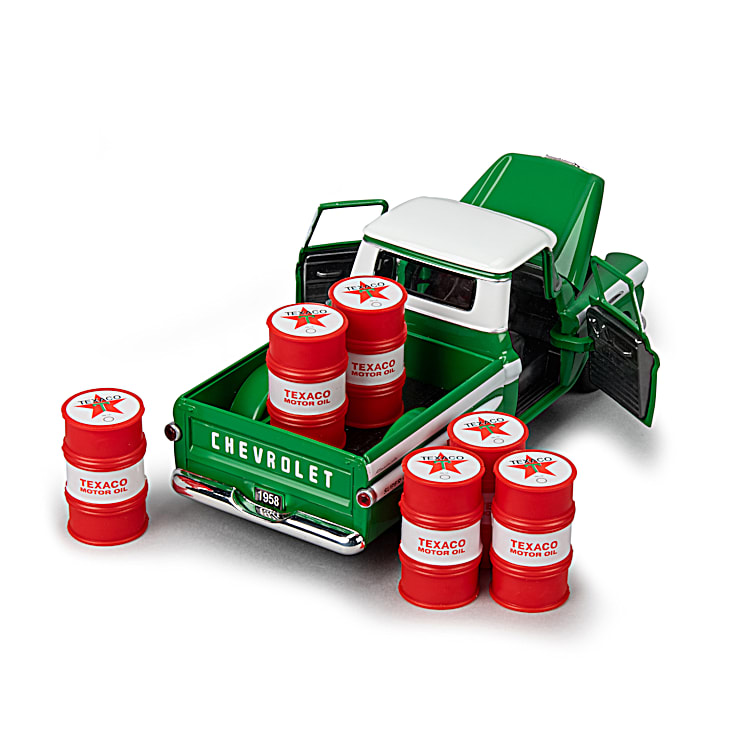 Texaco 58 Chevy Apache Fleetside 1:24-Scale Diecast Truck With Two