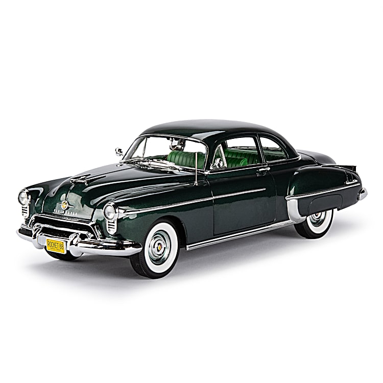 1950 Oldsmobile Rocket 88 1:18-Scale Diecast Car With An Ivy Green