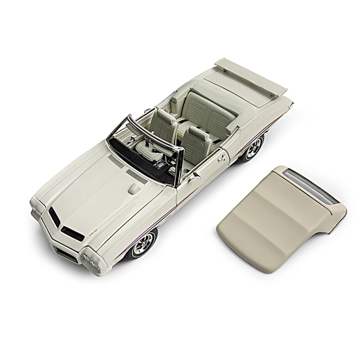 1971 Pontiac GTO JUDGE Convertible 1:18-Scale Diecast Car In