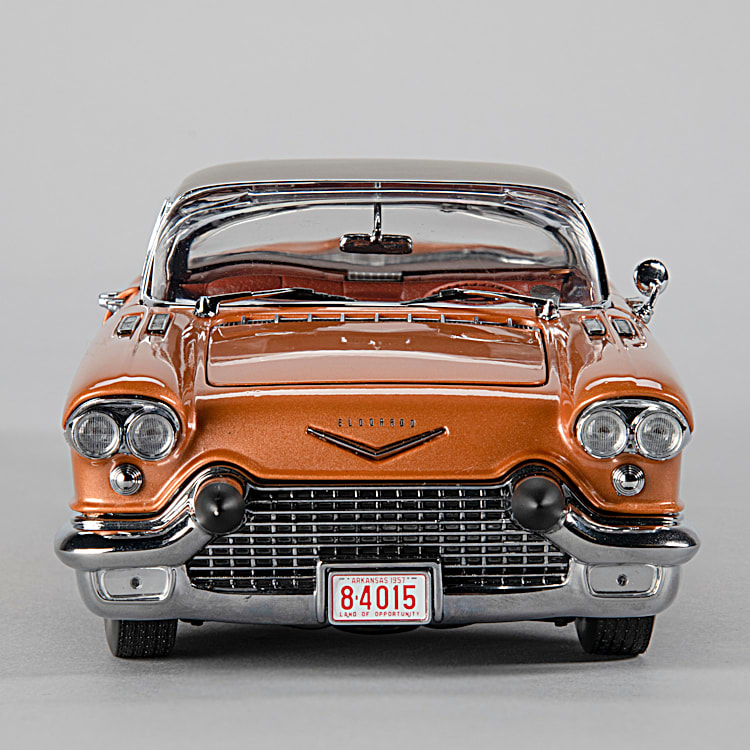 ダイキャストカー1/18 1957 CADlLLAC BROUGHAM 1957 Cadillac Eldorado Brougham 1:18-Scale Diecast Car