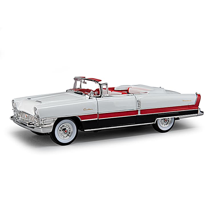 カビゴン　メタリックミニカー シルバー＆レッド 1955 Packard Caribbean 1:18-Scale Diecast Car With A Jade White