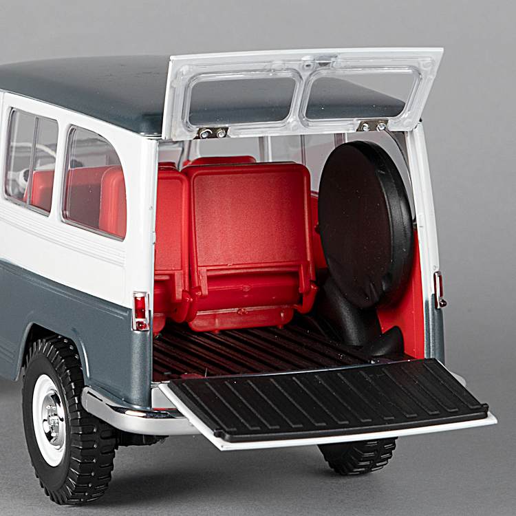 1955 Willys Jeep Station Wagon 1:18-Scale Diecast Car With A Steel