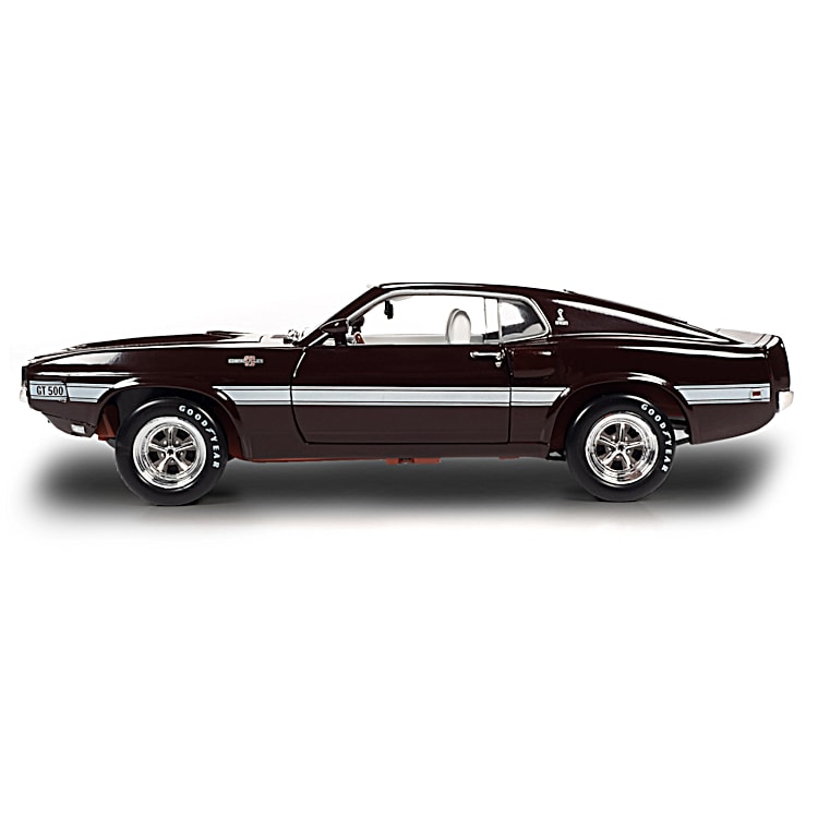 1969 Shelby GT500 Mustang 2+2 1:18-Scale Diecast Car