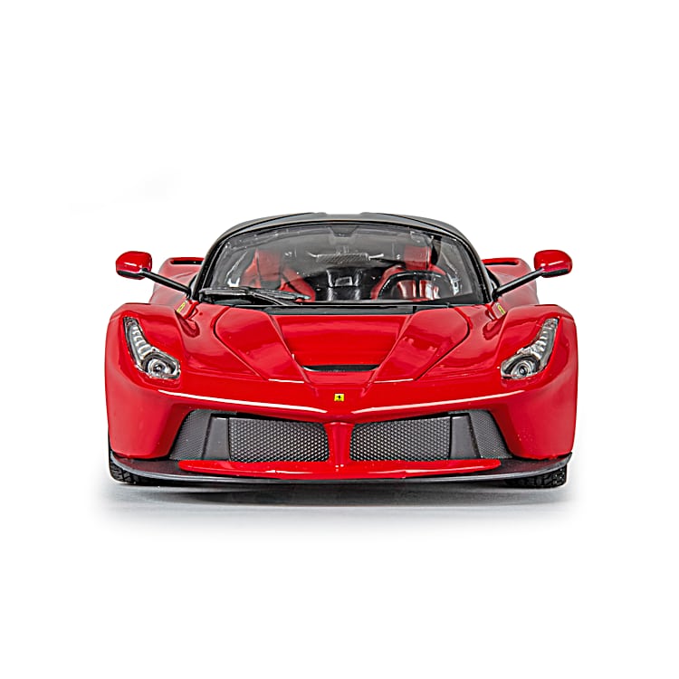 Ferrari LaFerrari 1:18-Scale Diecast Car With A Rossa Corsa
