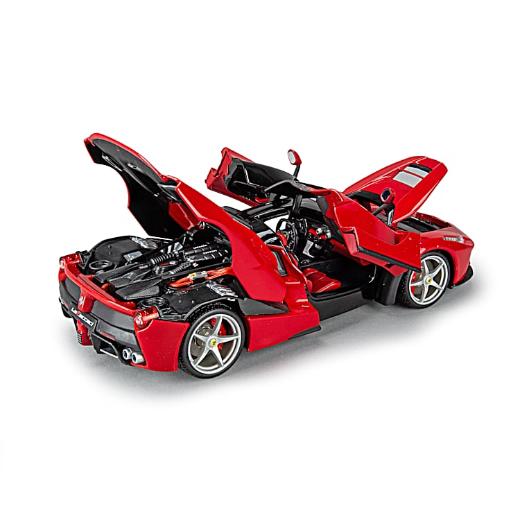 Ferrari LaFerrari 1:18-Scale Diecast Car With A Rossa Corsa