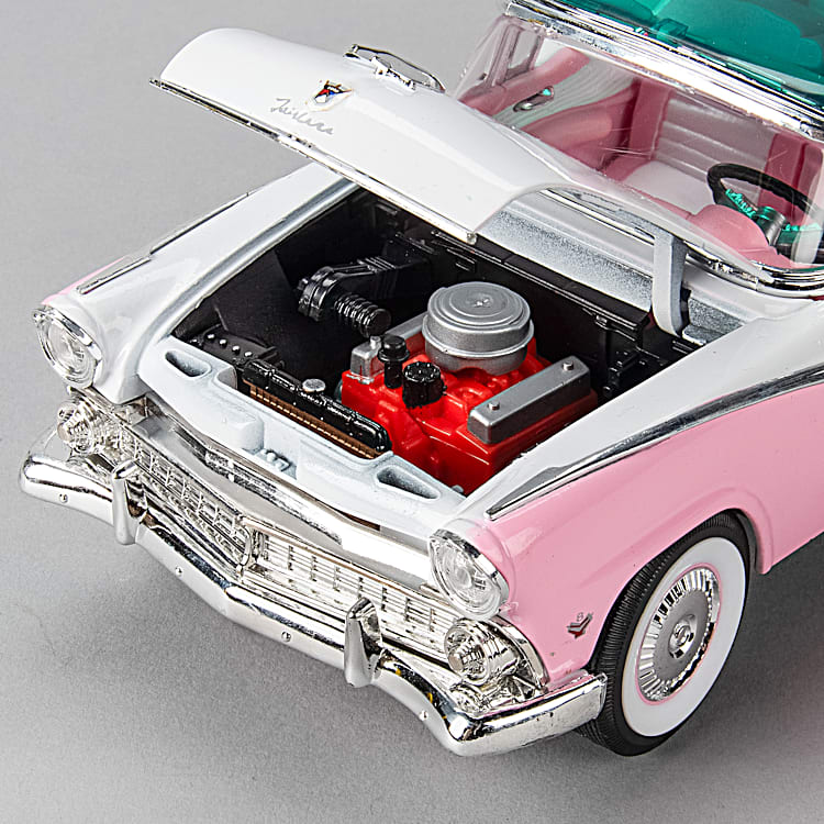 1955 Ford Fairlane Crown Victoria 1:18-Scale Diecast Car