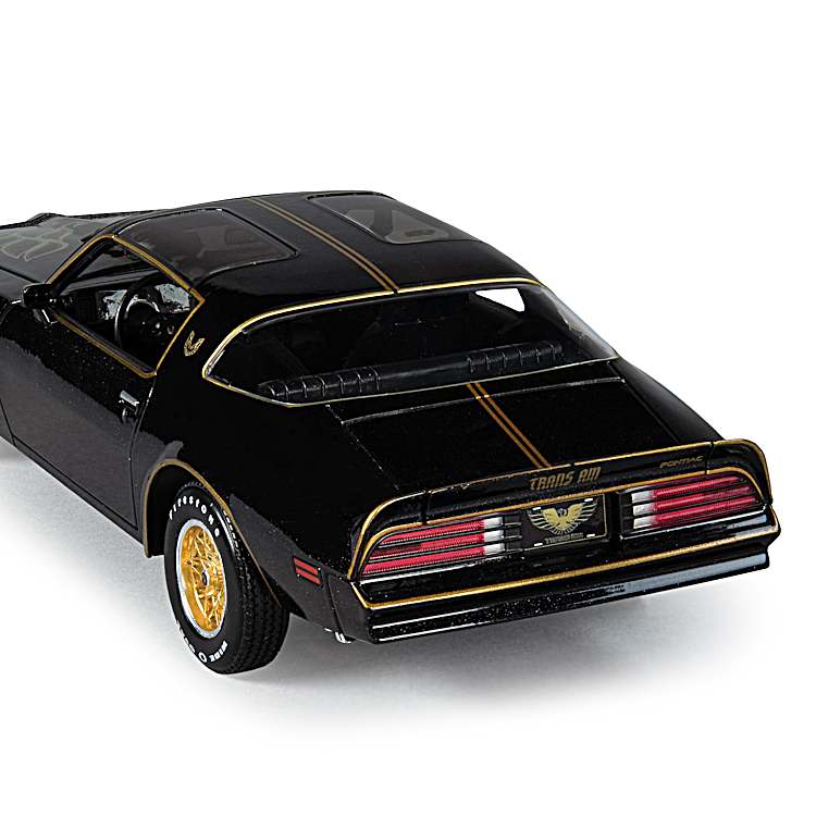 ポンティアックTrans Am 1/18 1:18-Scale 1978 Pontiac Firebird Trans Am Diecast Car With