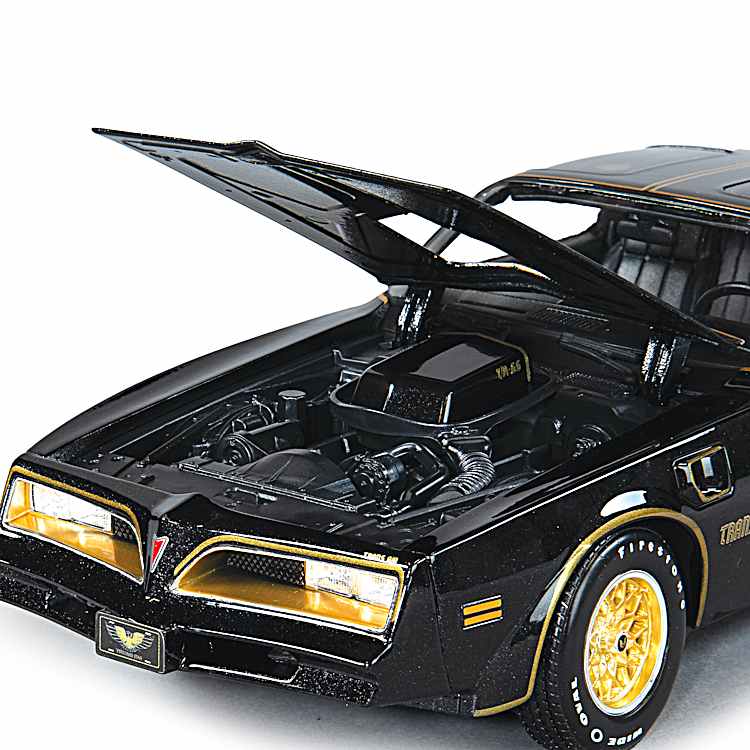 ポンティアックTrans Am 1/18 1:18-Scale 1978 Pontiac Firebird Trans Am Diecast Car With