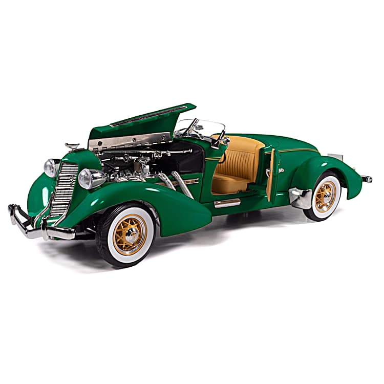 1935 Auburn 851 Boattail Speedster 1:18-Scale Diecast Car