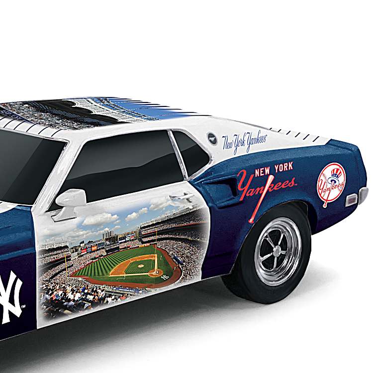 New York Yankees MLB 1969 Ford Mustang Boss 429 1:24-Scale