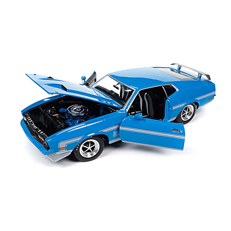 1972 Ford Mustang Mach 1 1:18-Scale Diecast Car With A