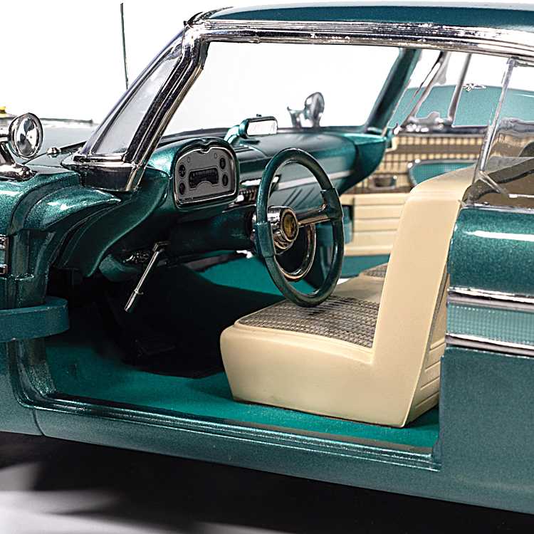 1957 Plymouth Fury 1:18-Scale Diecast Car Featuring A Jade And