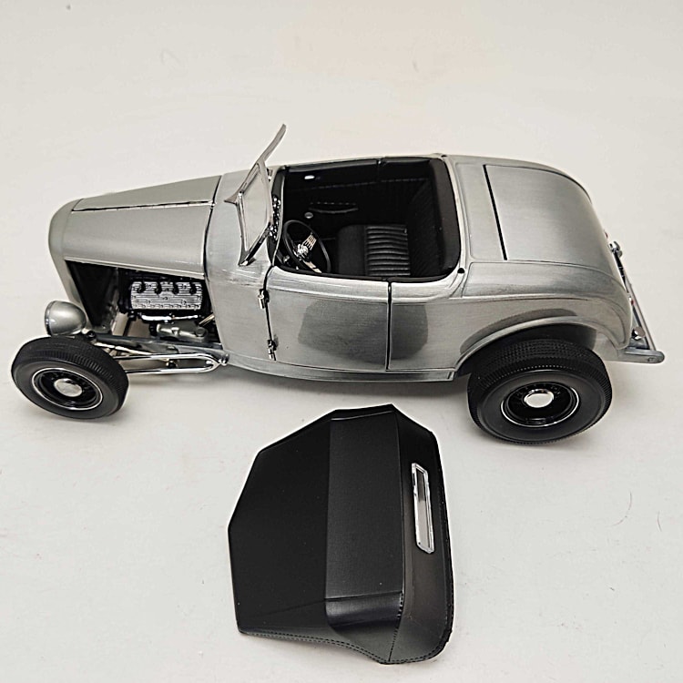 1:18 Scale Diecast Cars, Trucks & More, Model Car Kits