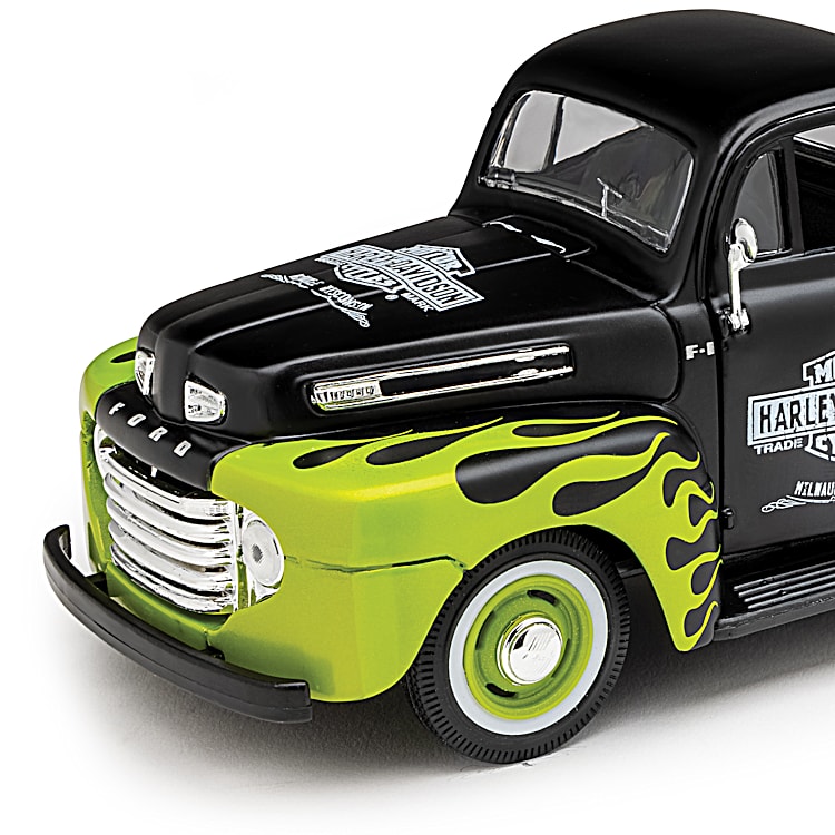 American Legend Rolls On 1:24-Scale Diecast Truck And Motorcycle