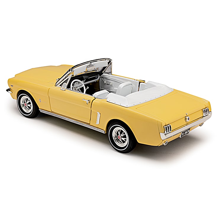 ゼニス新作モデル Car Diecast Mustang Ford 1:18-Scale Collection The Featuring 乗用車