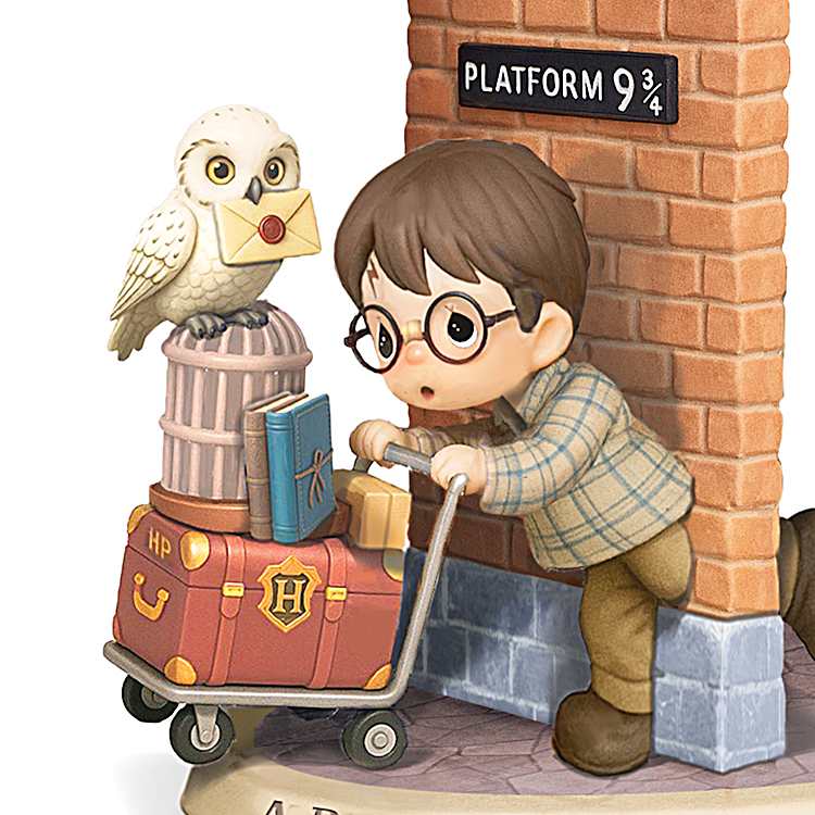 Hand-Painted HARRY POTTER Figurines Of Iconic Scenes From Harry