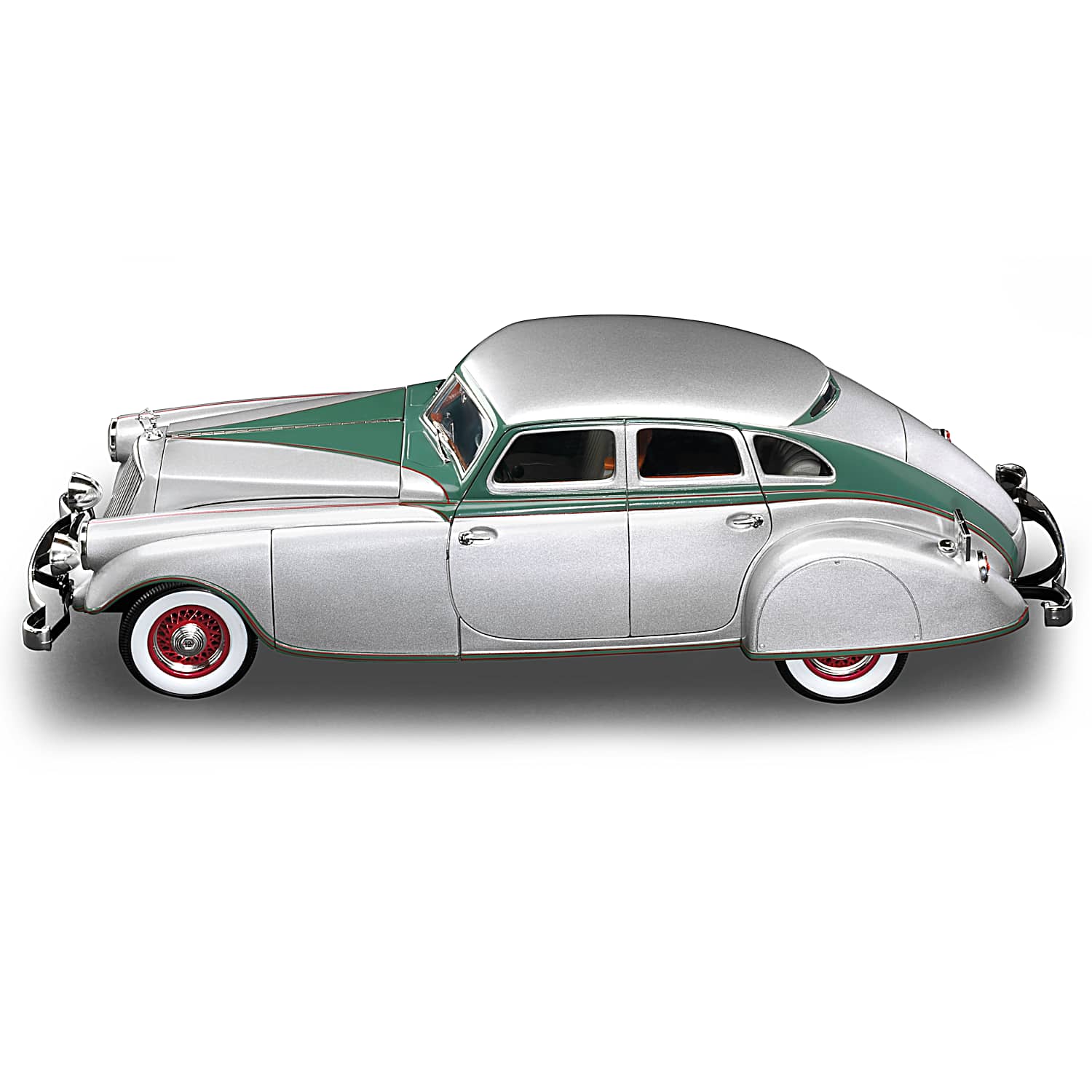 国内外の人気集結！ Silver Pierce-Arrow 1933 1:18-Scale Arrow With Car Diecast フランクリン・ミント