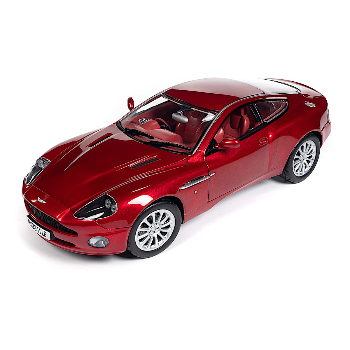 2005 Aston Martin V12 Vanquish 1:18-Scale Diecast Car With A