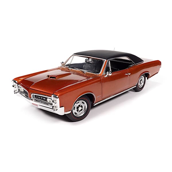 ダイキャスト　1/18 1966 M/T PONTIAC GTO 未開封　レア 1966 Pontiac GTO 1:18-Scale Diecast Car Featuring A Copper Blaze